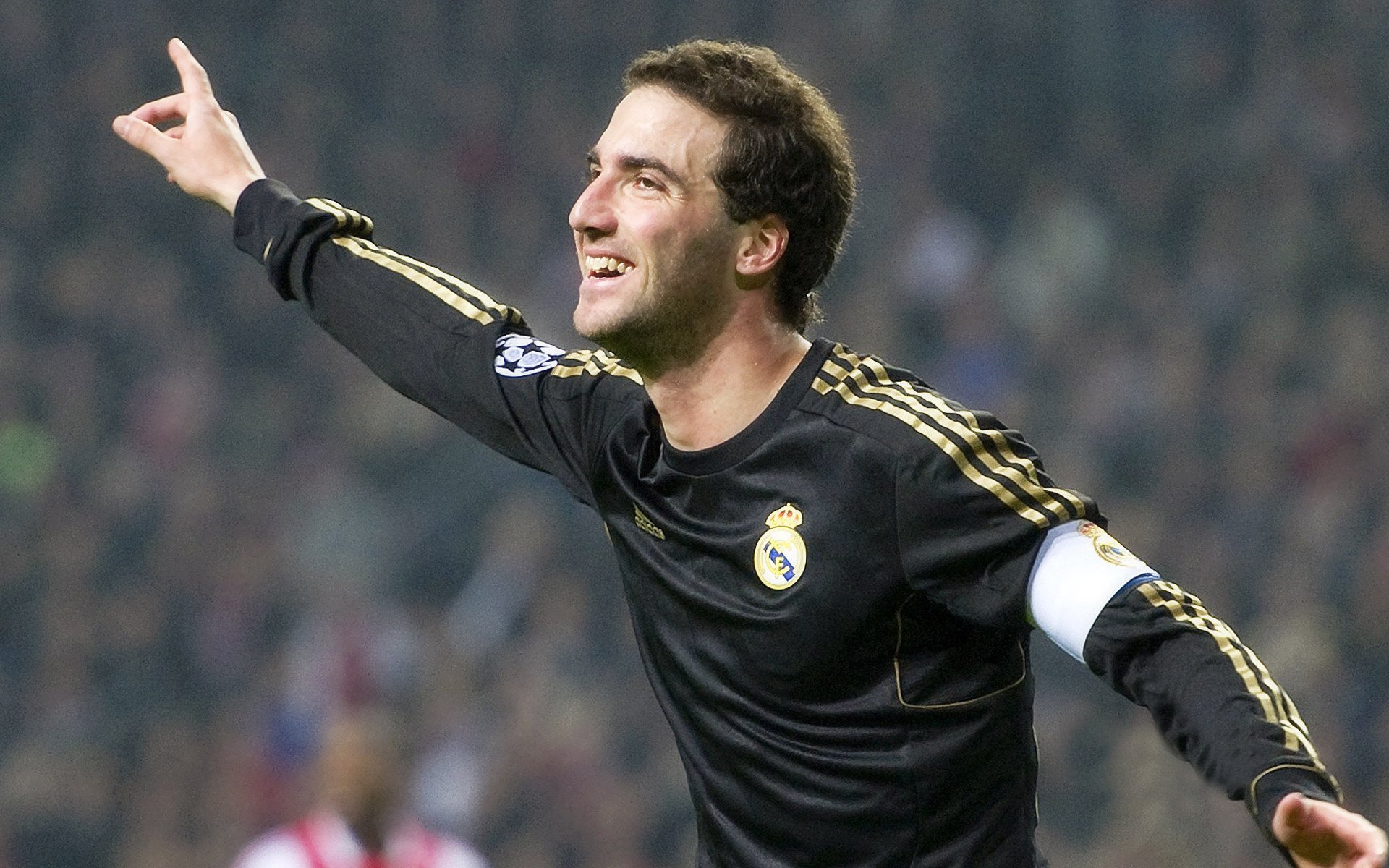 《王者荣耀》荣耀之路总决赛,万人期待冠军归来!